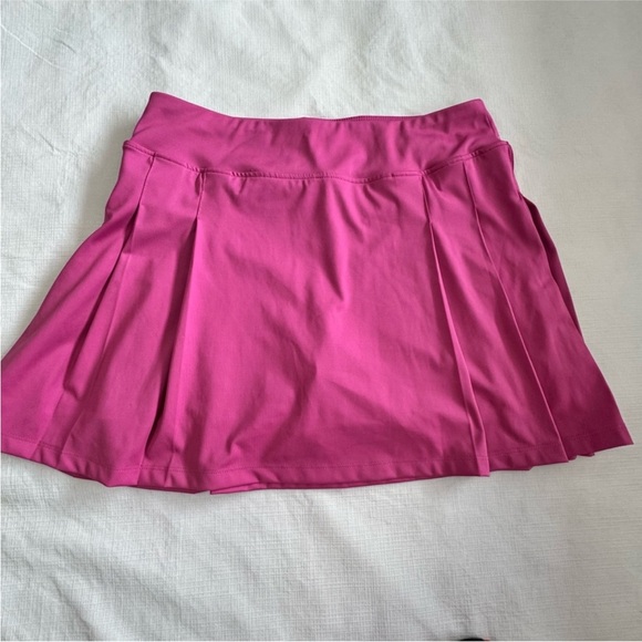 Tommy Bahama Pink Pleated Skater Skorts - Picture 1 of 8